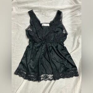 Vintage Vandemere silky lace detailing peekaboo top
